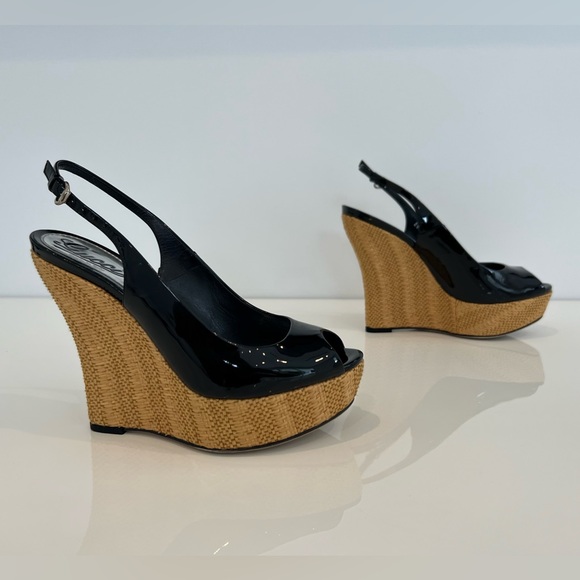 GUCCI BLACK PATENT LEATHER RAFFIA WEDGES SANDALS SIZE IT 37 / US 7 - Picture 7 of 17